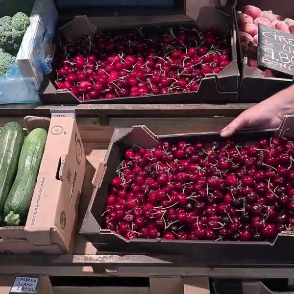 Més parades, més vida, més Mercat de Volpelleres.